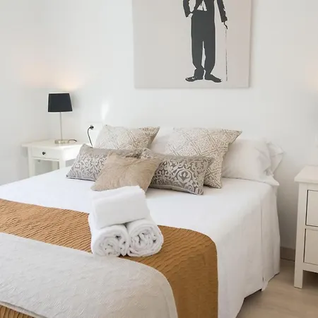 Living4malaga Molina Lario Apartment *